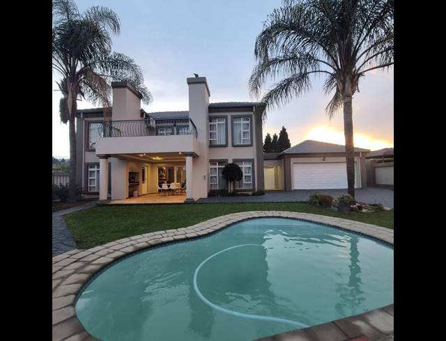 5 BEDROOM HOUSE FOR SALE IN RUIMSIG